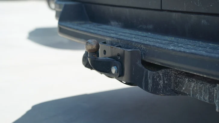 logísitca-evento-alquilando-vehículo-bola-de-remolque